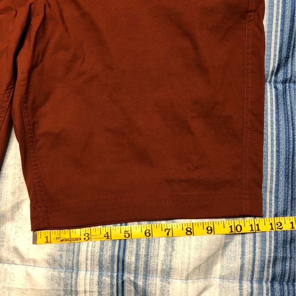 Mens Eddie Bauer Burgundy Short Size 36” - Picture 2 of 4